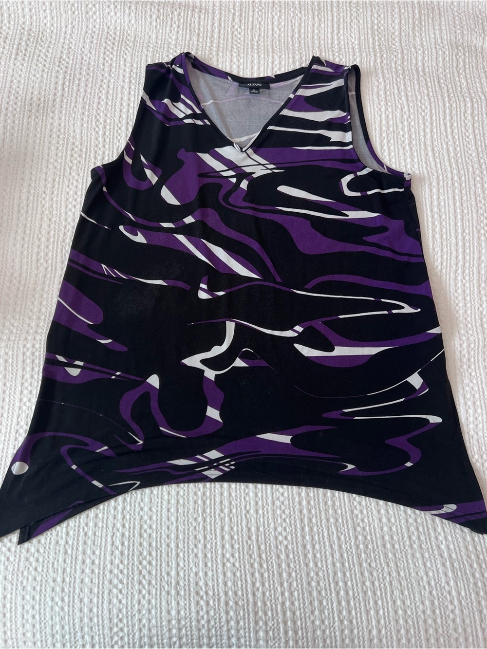 Petite Alfani Black and Purple Abstract Print Sleeveless V-Neck Tank
